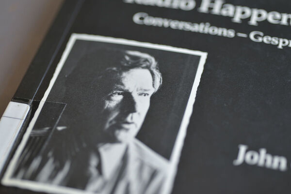 Buchcover von "Morton Feldman and John Cage – Radio Happenings – Conversations"