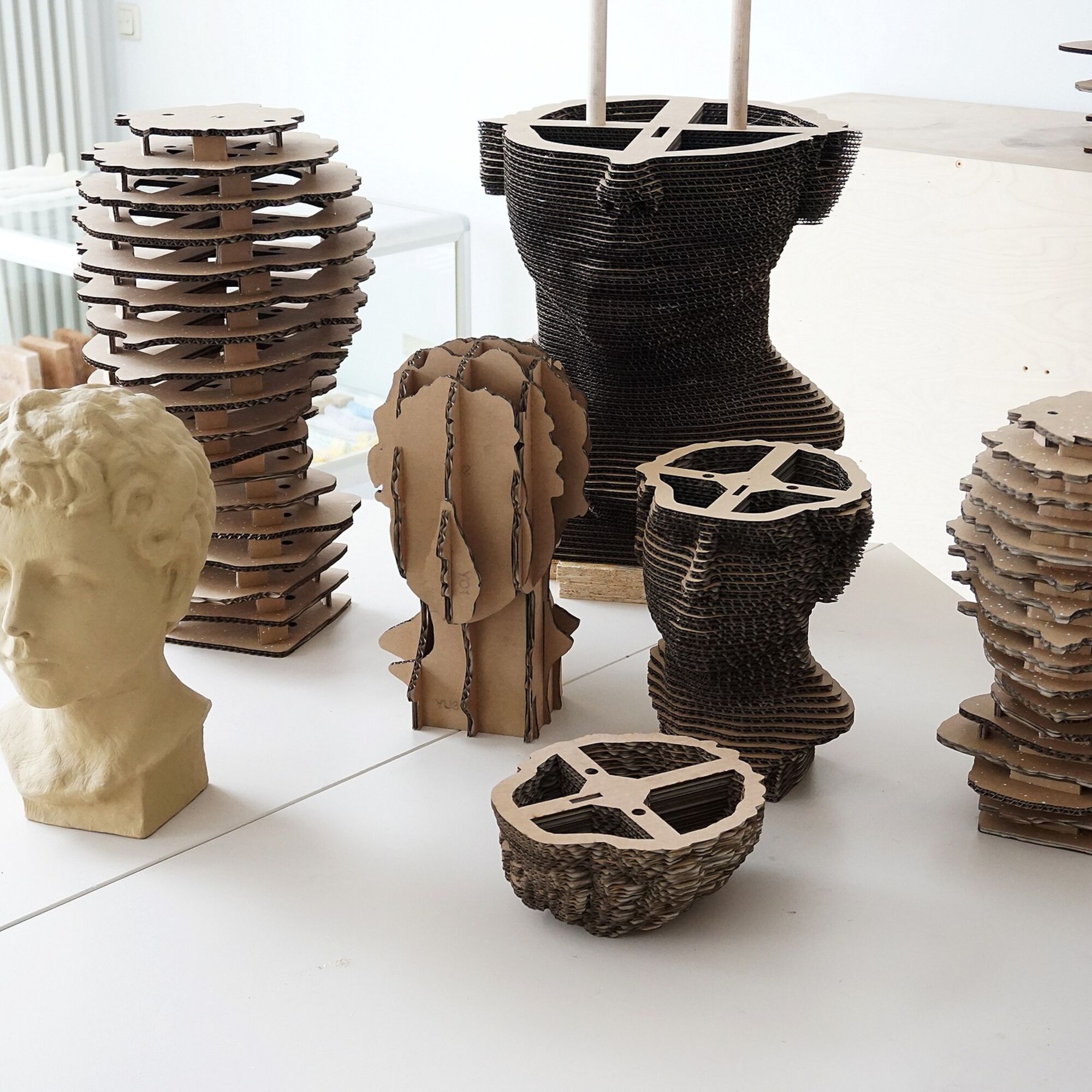 verschiedene 3D Drucke aus nachwachsenden Rohstoffen