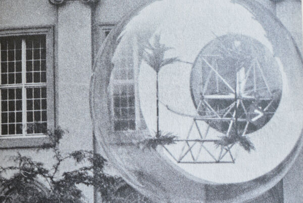 Luftschlosser. Ein Blick auf Haus-Rucker-Co / Post-Haus-Rucker Bild aus dem Innenteil des Buchs "Luftschlosser. Ein Blick auf Haus-Rucker-Co / Post-Haus-Rucker"