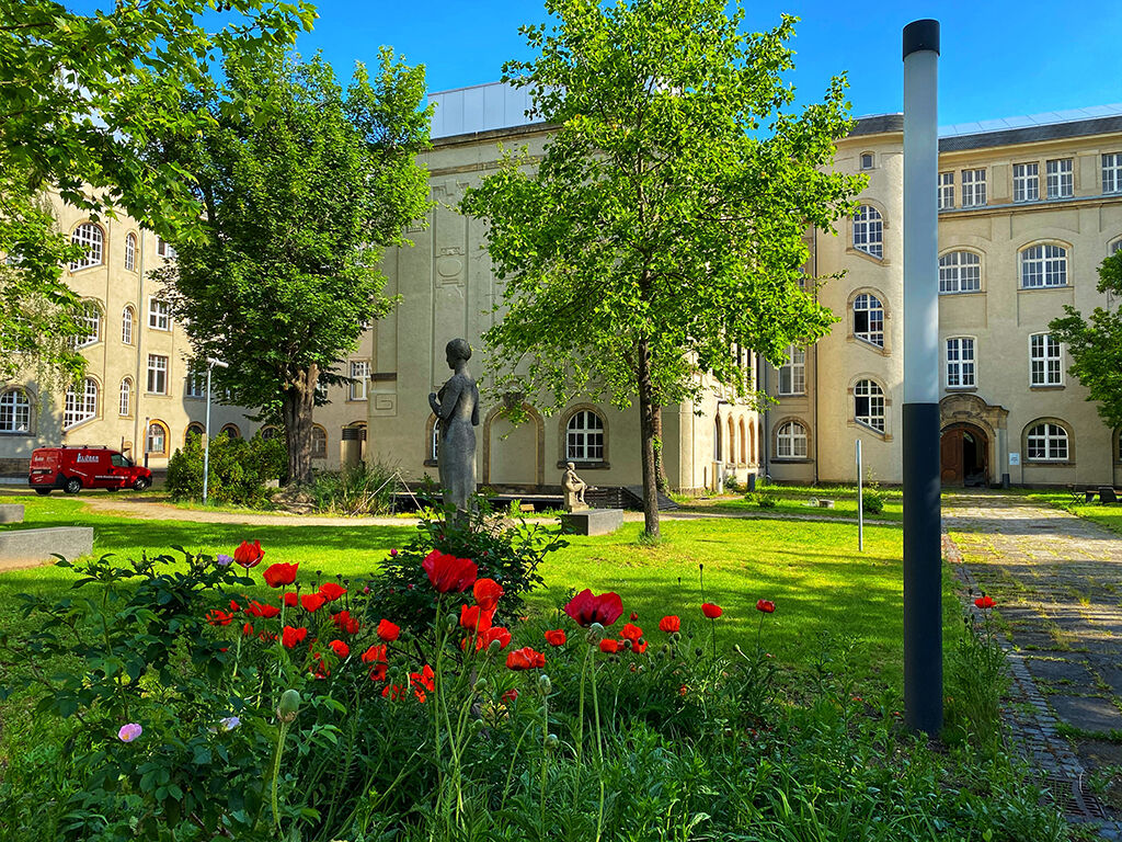 Gu__ntz-Hof-KatjaZehrfeld.jpg