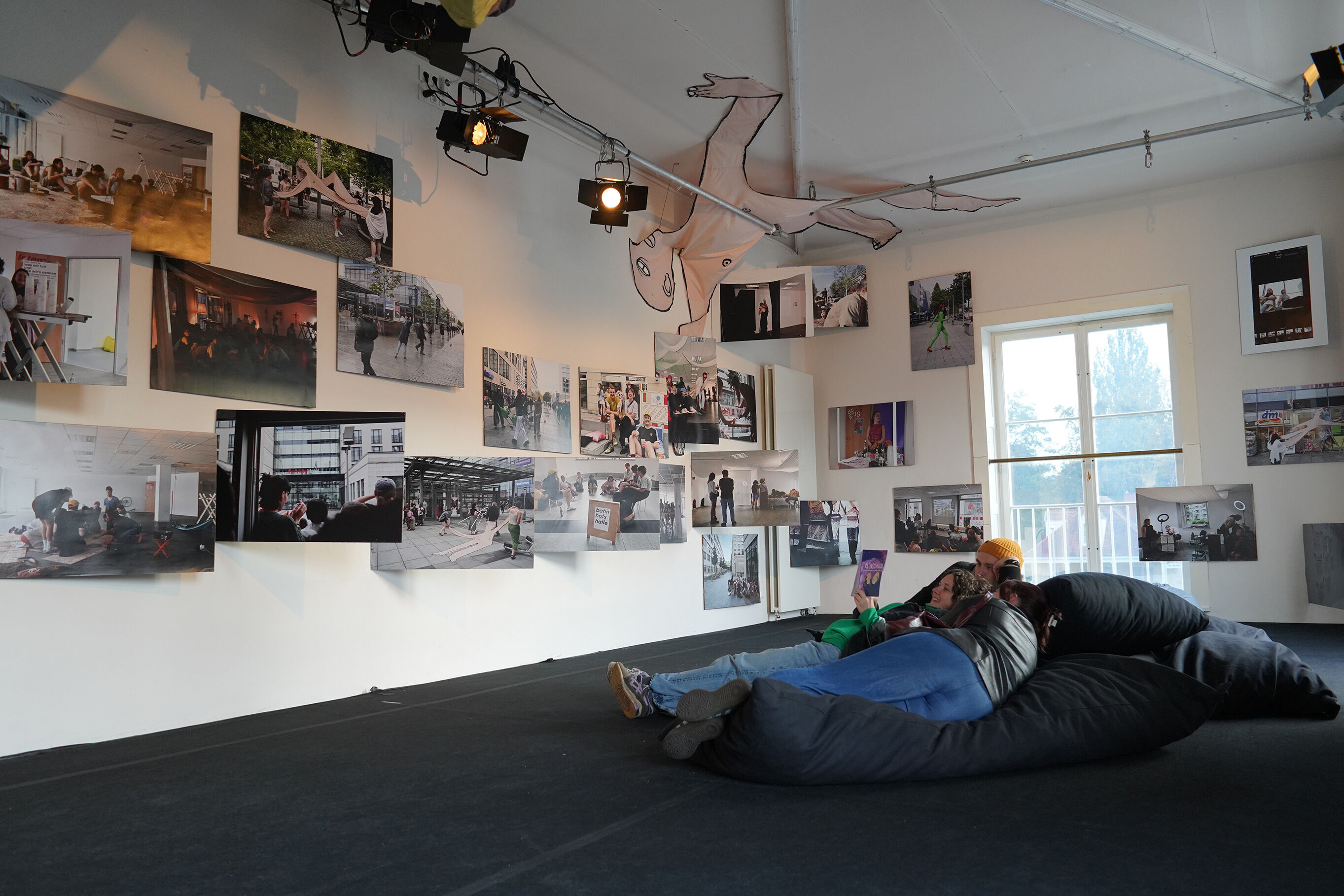 Website_Foto_BueKo_3_Ausstellung_Hellerau_InterCITYstrudel.jpg
