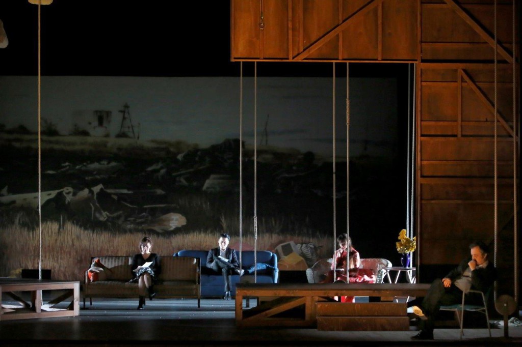 Neuser_Ausstattung-STAATSTHEATER-OLDENBURG-Der-Idiot-Anne-Neuser.jpg