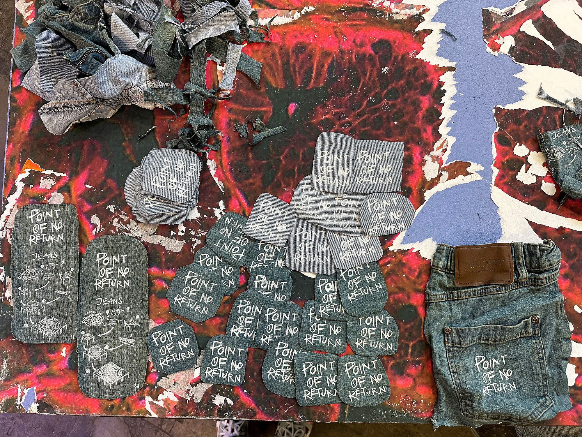 Collage aus verschiedenen Textilien, Nahaufnahme.