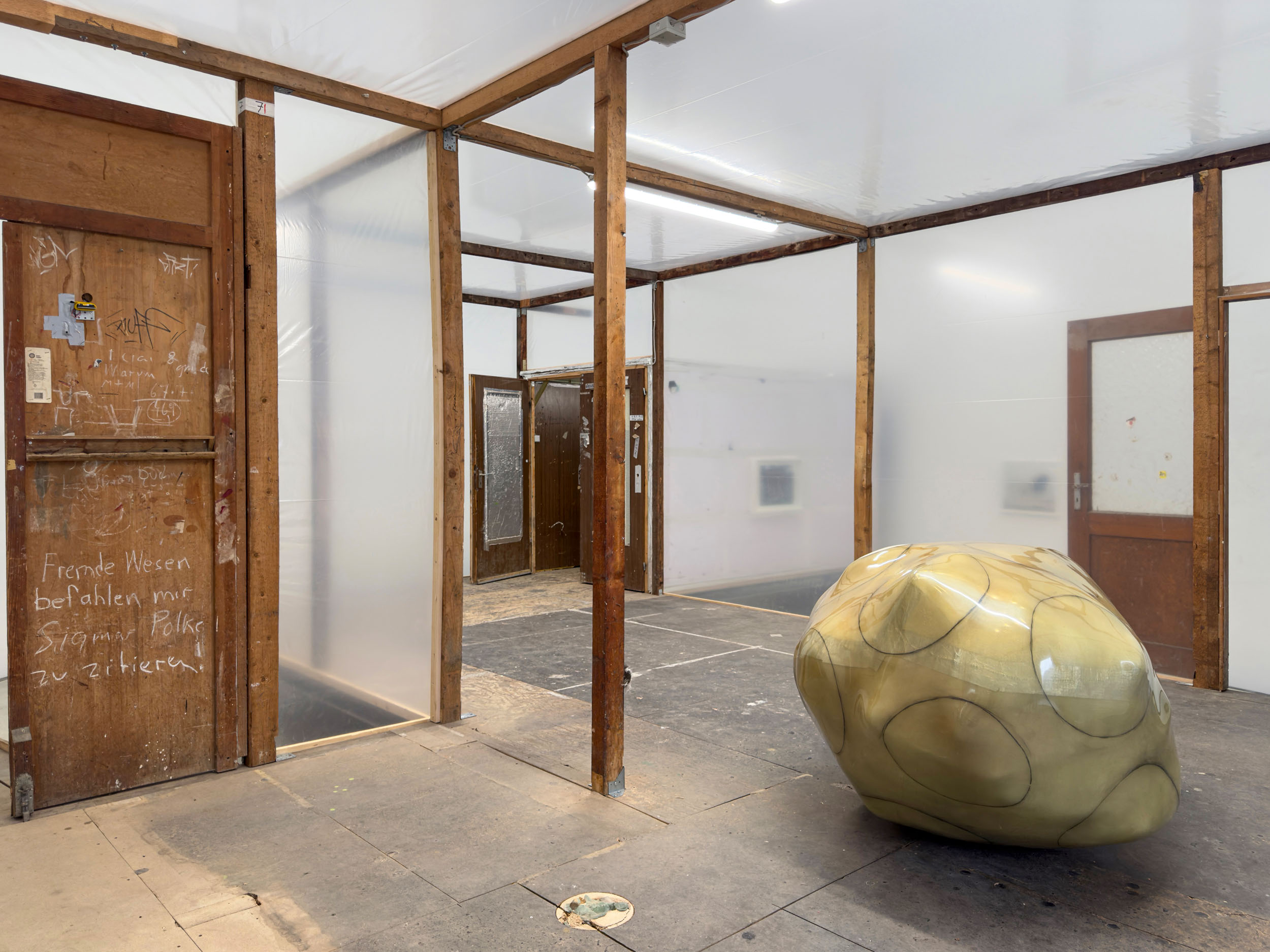 Arbeit von Wilhelm Mundt, ein Raum in einem Raum