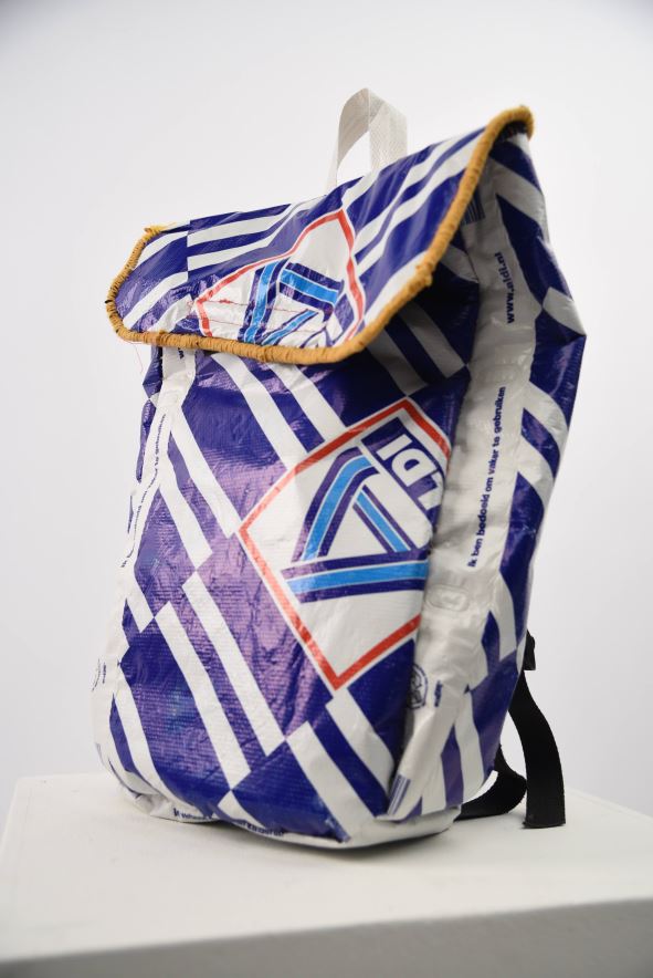 Blau weiße Tüte von Aldi Nord