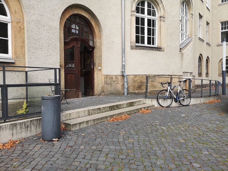 Güntzstraße Innenhof Güntzstraße Treppe Hofeingang